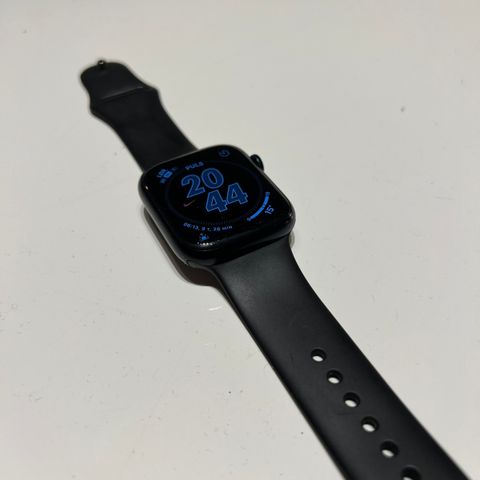 Apple Watch Series 9, 45mm S/M bånd