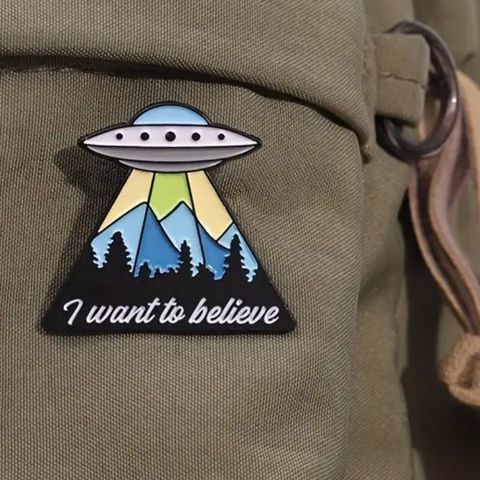 UFO pin / nål ubrukt