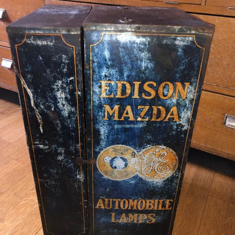 Edison Mazda lyspære skap