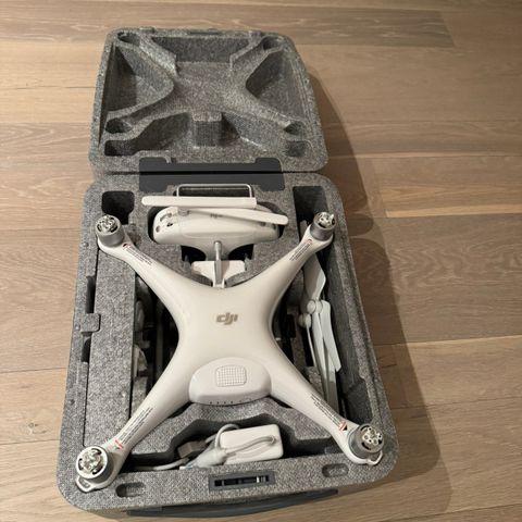 DJI Phantom 4 - Knapt brukt