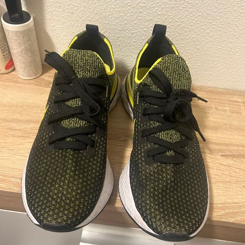 Nike React Infinity Run Str 42