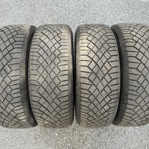 Continental VikingContact 7 215/60 R17