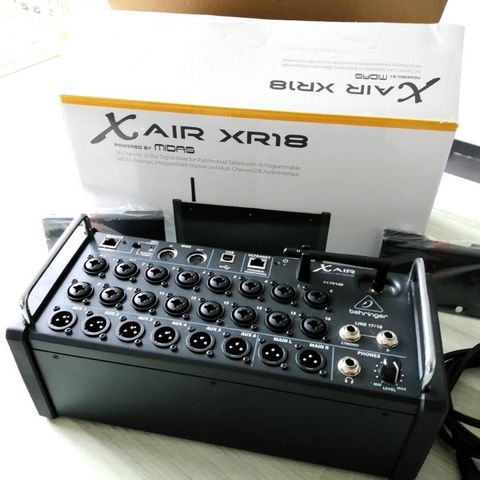 Behringer X AIR XR18 Digital Mixer