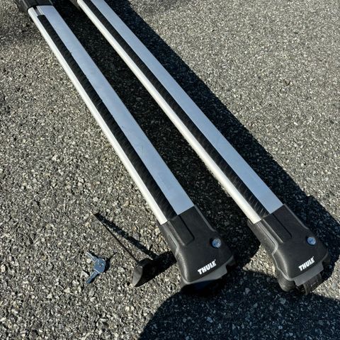 Thule Wingbar Edge, brukt til Volvo V50