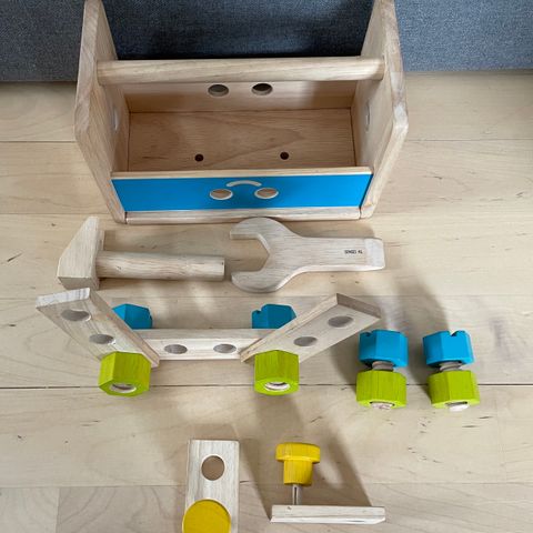 PlanToys robot toolbox