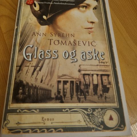 Glass og aske  -Pocketbok