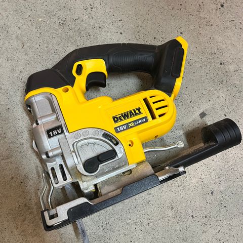 Dewalt stikksag DCS331