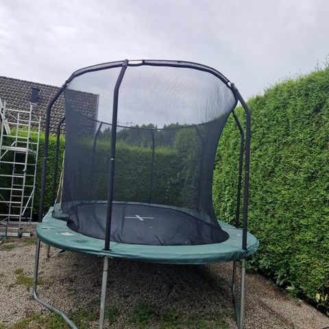 Trampoline 3x4 m selges