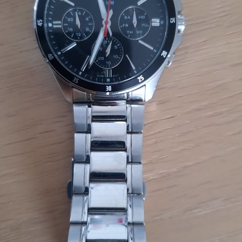 Ny CASIO klokke