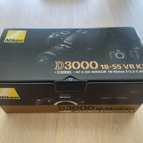 Nikon D3000 speilreflekskamera i eske m/ 18-55mm linse 16GB SD-kort ++