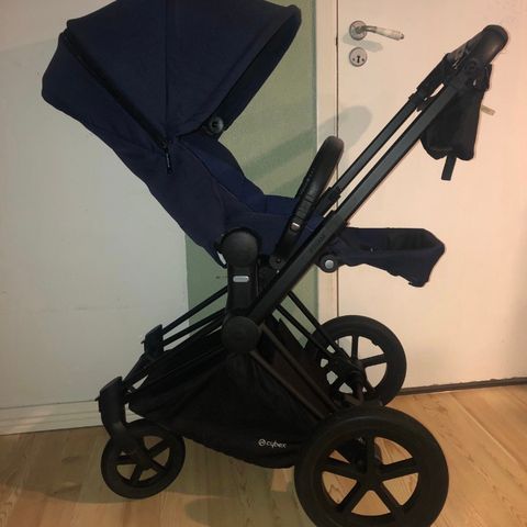 Cybex Priam sportsvogn - matt sort ramme/understell og lux sete royal blue