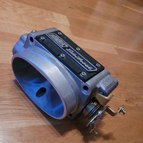 Gasshus forgasserhus BBK Edelbrock 52 mm