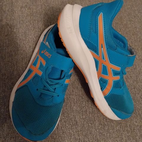 Joggesko Asics str.34,5