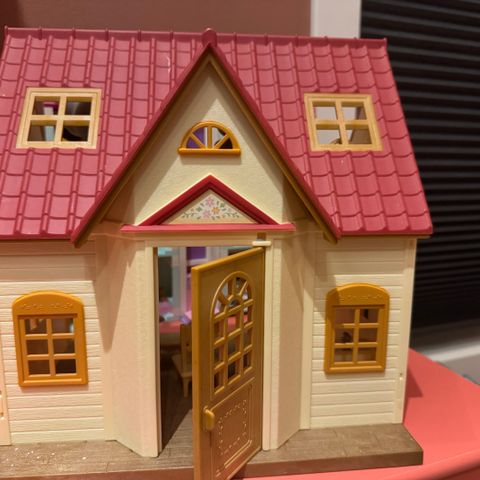 Sylvanian family hus og 4 mus