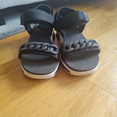 Lite brukt sandaler