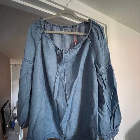 Ny Superdry denimskjorte. Str 42