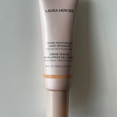 Laura Mercier Tinted Moisturizer