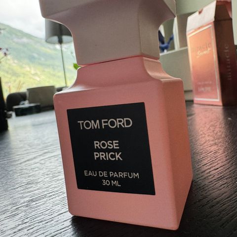 Tom Ford parfyme Rose Prick