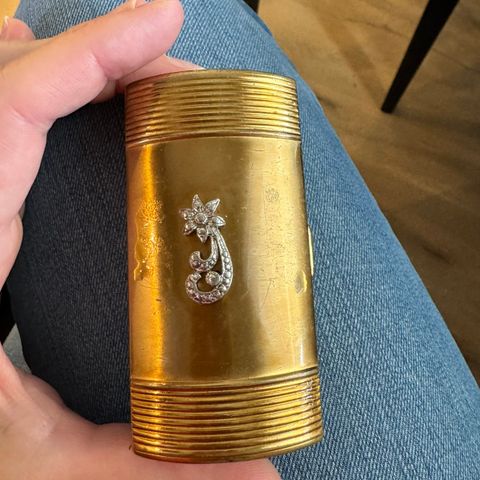 Gammel/vintage/antikk? gullbelagt sigaretter etui