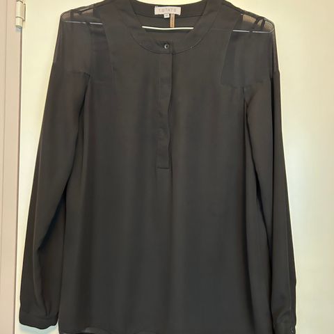 Fin klassisk bluse, str. XS-S