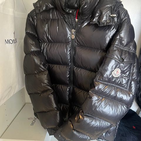 Moncler maya