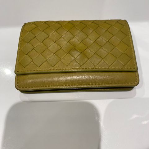 Lite brukt Bottega Veneta lommebok i str. 11X8cm.  2800kr.