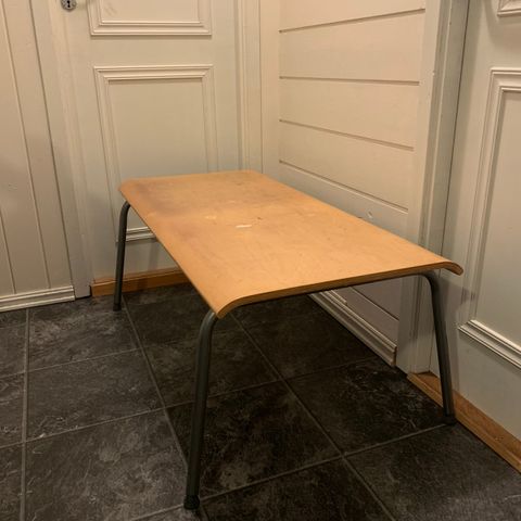 Bord med to høyder 46/63 cm