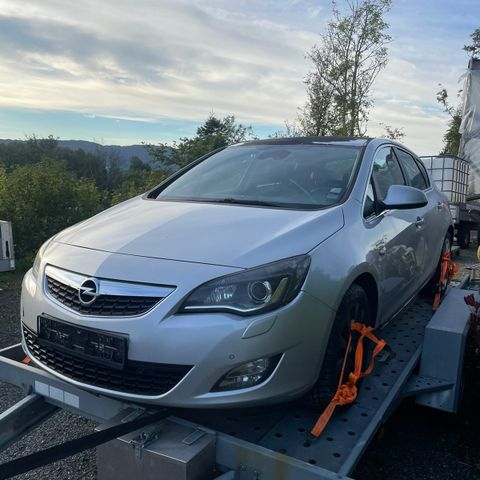 Opel astra selges i deler