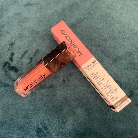 Maskara og lipgloss fr MCoBeauty