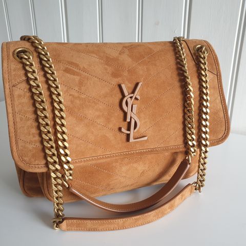 Bytte vurderes: Nydelig "som ny" YSL Niki Medium