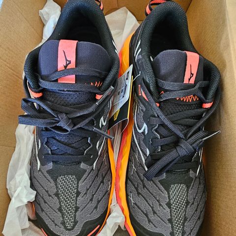 Mizuno Wave Mujin 10. Størrelse 37 og 38. Pris: 500kr