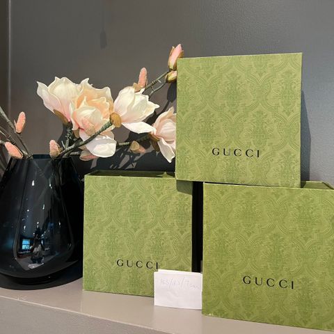 Gucci esker og dustbag selges