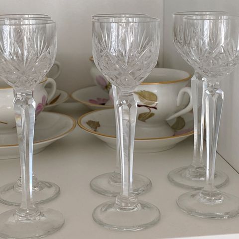 6 nydelige Marie drammeglass fra 1955 selges