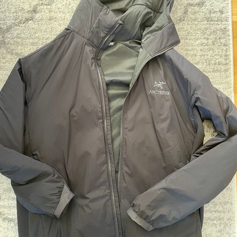 Arc’teryx jakke selges