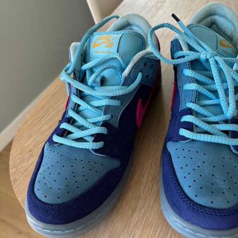 Nike SB Dunks i perfekt stand i størrelse 40,5 (EUR)