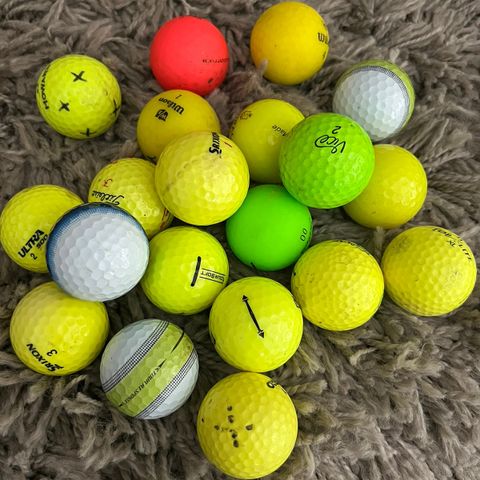 Diverse golfballer i farger 100kr