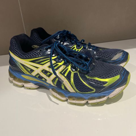 Pent brukt Asics Gel Kayano 15 str 46.5