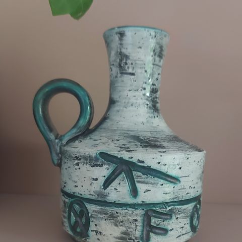 Arol Saga vase