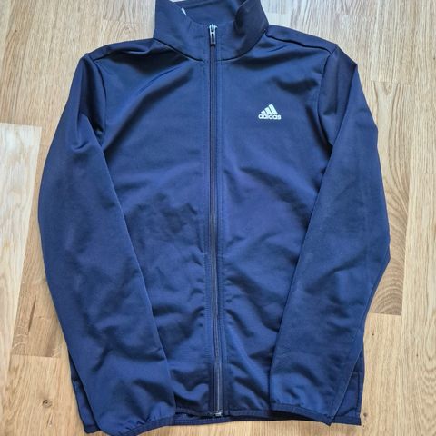 Adidas joggedress str 152