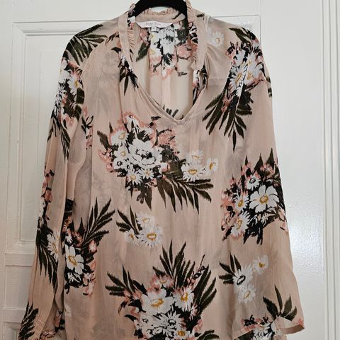 Flortynn bluse med blomstermotiv fra PartTwo str 40