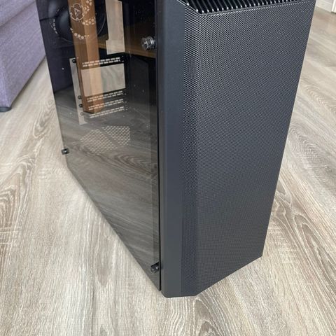 Phanteks Eclipse P400A (sort) pc case/ kabinett til salgs