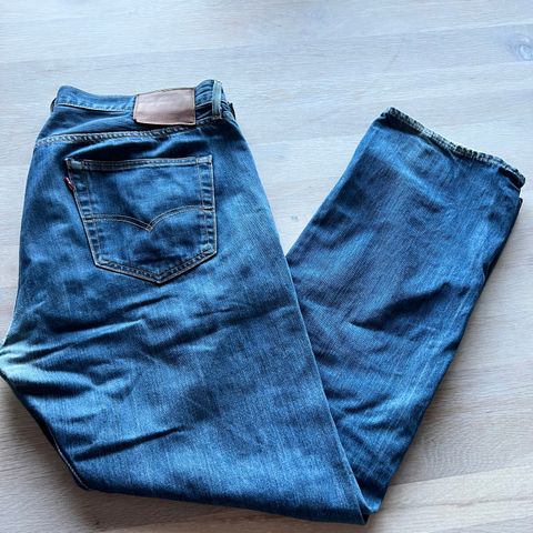 Elsket Levi's 501 selges