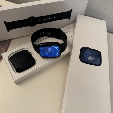 Apple Watch Series 9 (GPS + Cellular), 45 mm