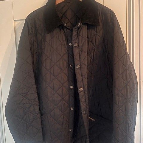 Barbour vaffel-jakke selges