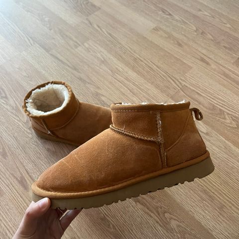 Ugg mini