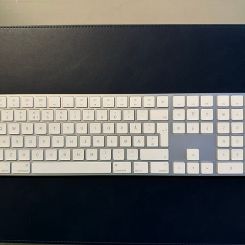 Som ny Apple Magic tastatur med numerisk tastatur (NO)