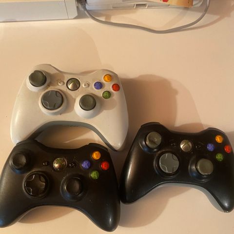 3 Xbox 360 kontrollere