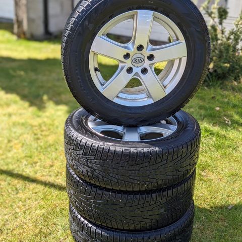 Komplette hjul 215/65R16 vinterdekk