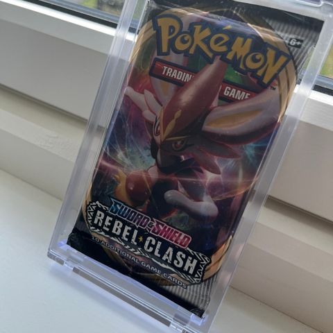 Pokemon Rebel Clash Engelsk Sword & Shield - Uåpnet booster pakke