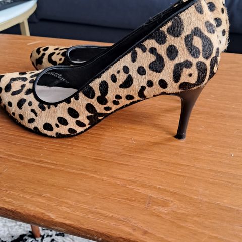 Leopard sko i skinn